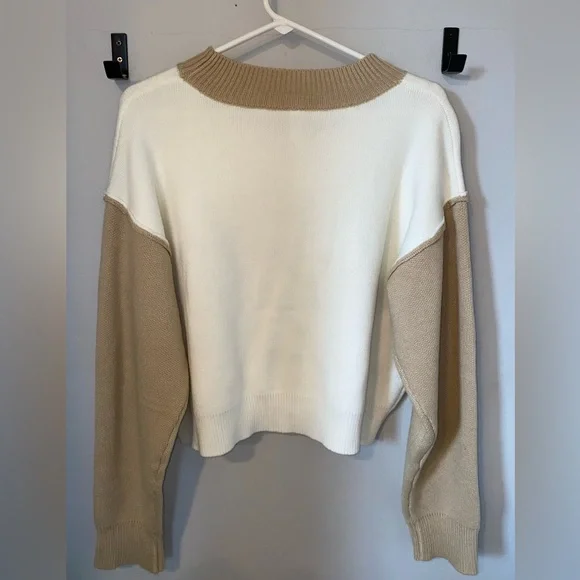 Color Block Sweater - Picture 2 of 4